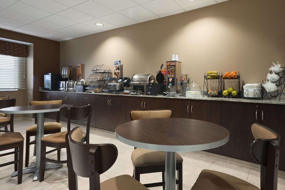 Sonesta Essential Fairmont Hotel in Shenandoah Valley