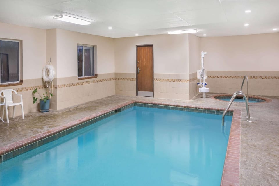 Super 8 By Wyndham Roswell Hotel in Roswell