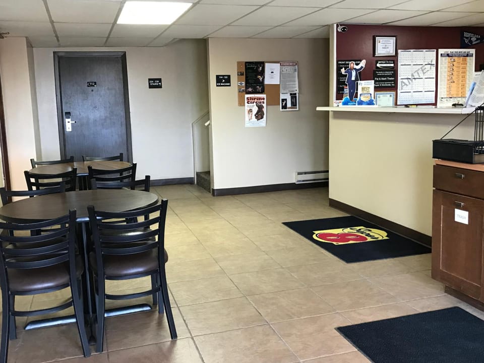 Super 8 By Wyndham Redfield Hotel in South Dakota