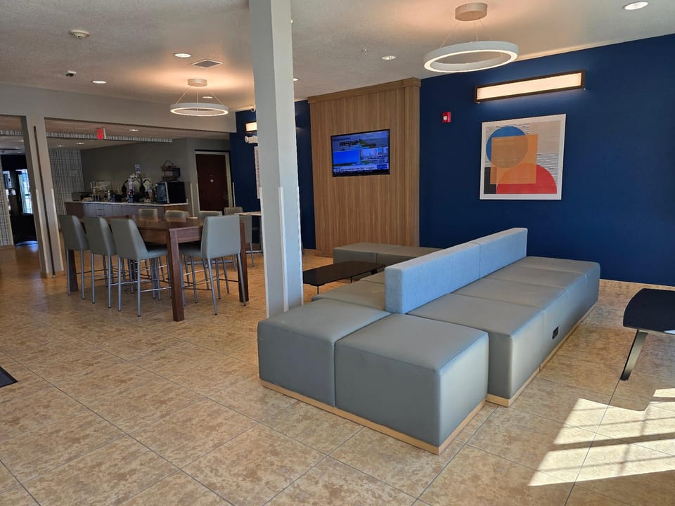 Shared lounge/TV area