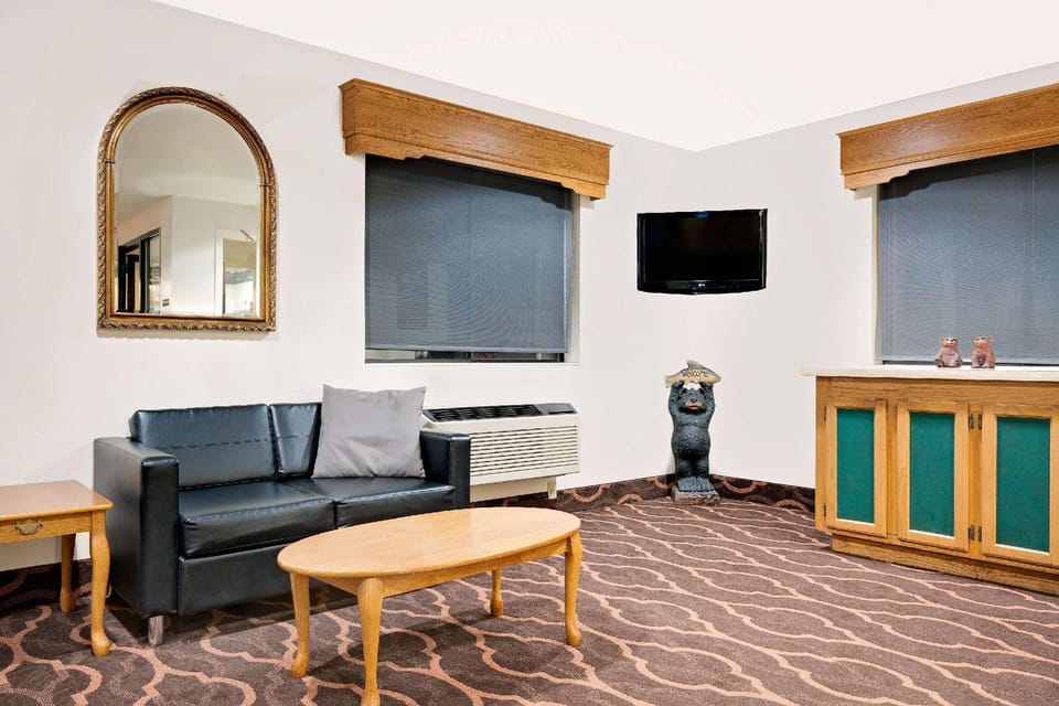 Super 8 By Wyndham Ashland Hotel in Wisconsin