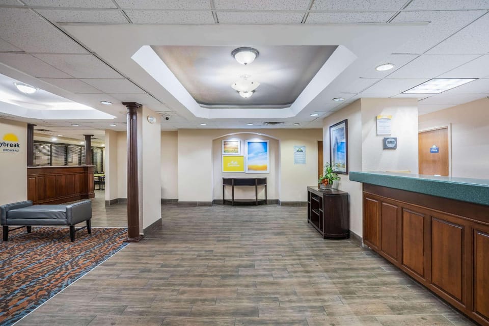 Days Inn by Wyndham Clarksville North Hotel in Clarksville