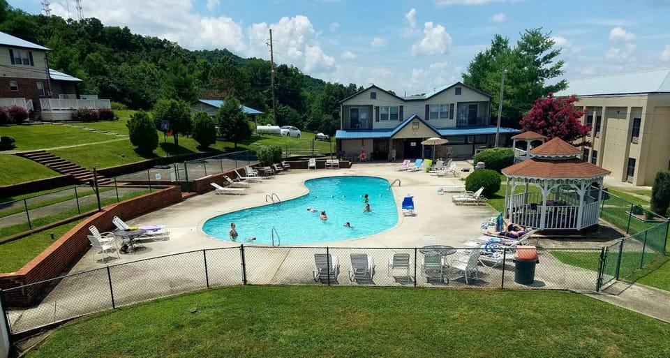 Baymont By Wyndham Cookeville Hotel in Cookeville