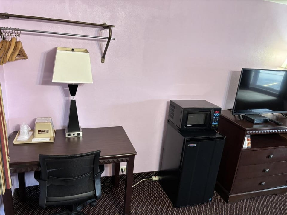 Budget Host Inn Somerset Motel in Somerset