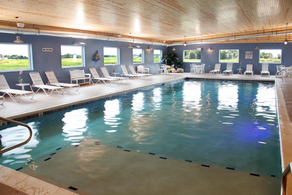Blue Gate Garden Inn Hotel in Shipshewana