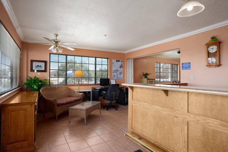 Travelodge by Wyndham Angels Camp CA Hotel in Angels Camp