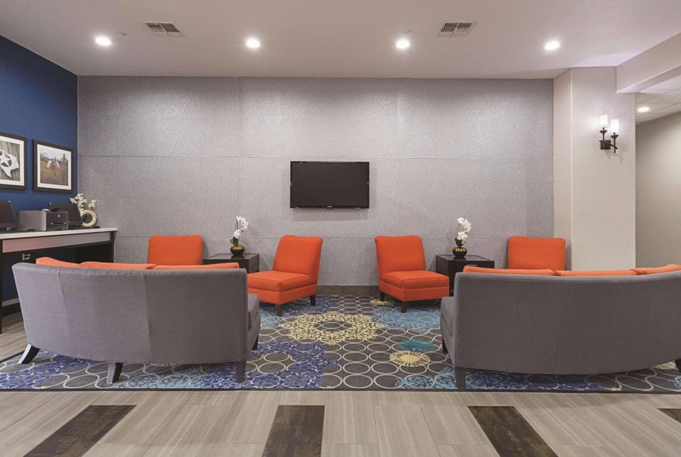 La Quinta Inn & Suites by Wyndham San Antonio Northwest Hotel in San Antonio