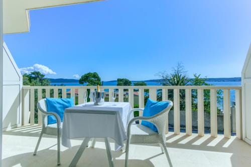 Hotel Riva Kastela with swimming pool Hotel in Šibenik-Knin County, Croatia