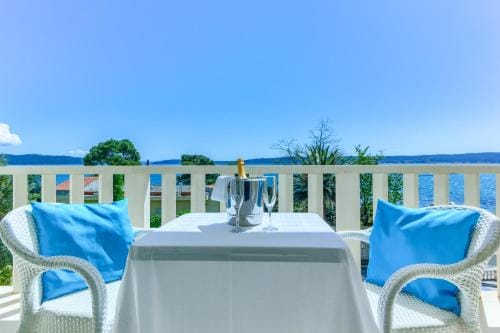 Hotel Riva Kastela with swimming pool Hotel in Šibenik-Knin County, Croatia