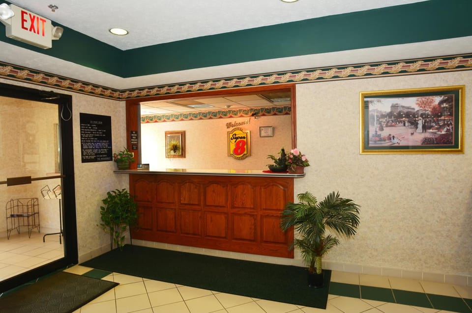 Super 8 By Wyndham Athens Hotel in Ohio