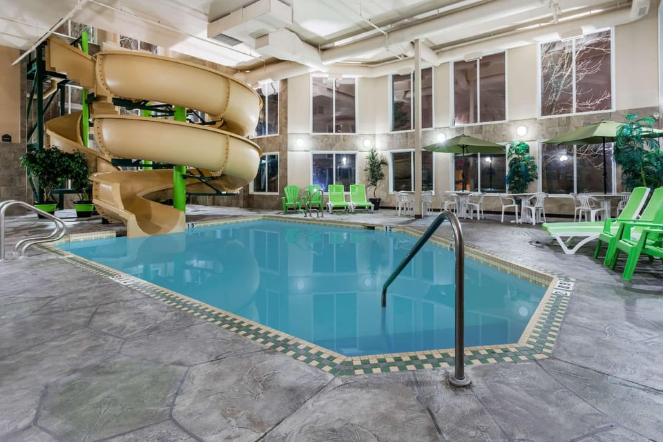 Swimming pool