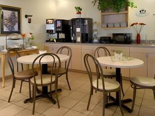 Super 8 By Wyndham Mokena/Frankfort /I-80 Hotel in Tinley Park