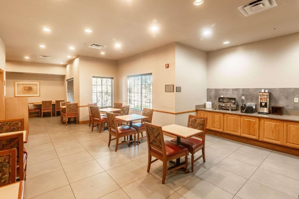 Country Inn & Suites by Radisson, El Dorado, AR Hotel in Arkansas