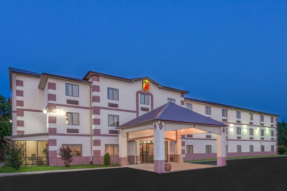 Super 8 by Wyndham Jackson/Ridgeland Hotel in Flowood