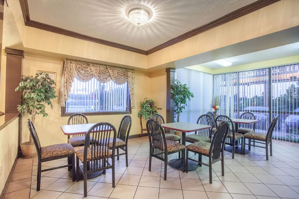 Super 8 by Wyndham Jackson/Ridgeland Hotel in Flowood