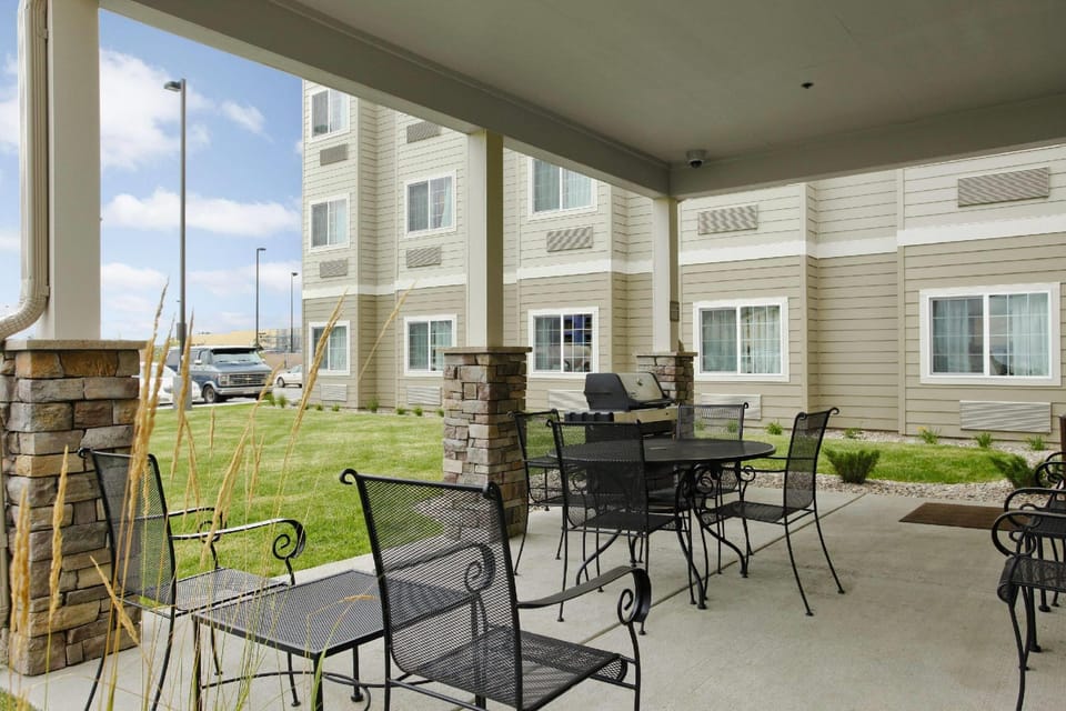 Microtel Inn & Suites by Wyndham Williston Hotel in Williston