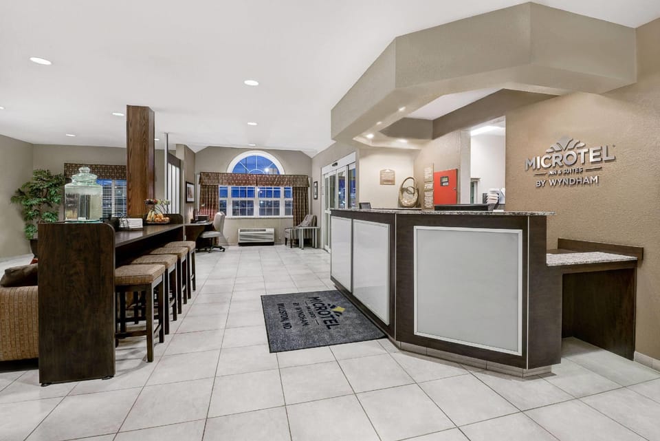 Microtel Inn & Suites by Wyndham Williston Hotel in Williston