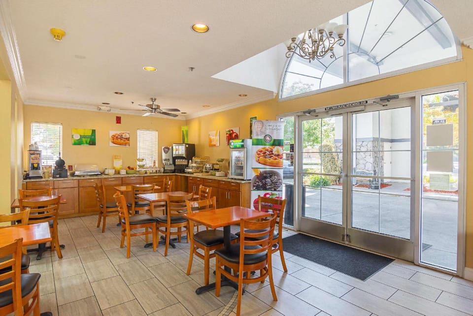 Quality Inn Fresno Hotel in Fresno