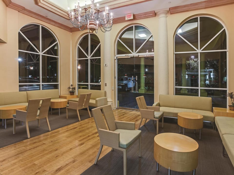La Quinta Inn & Suites by Wyndham West Palm Beach Airport Hotel in West Palm Beach