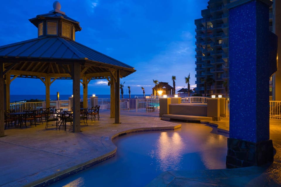 Escapes! To The Shores Orange Beach, A Ramada by Wyndham Hotel in Orange Beach