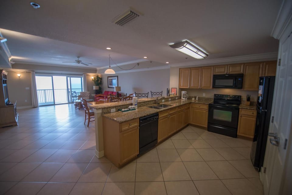 Escapes! To The Shores Orange Beach, A Ramada by Wyndham Hotel in Orange Beach