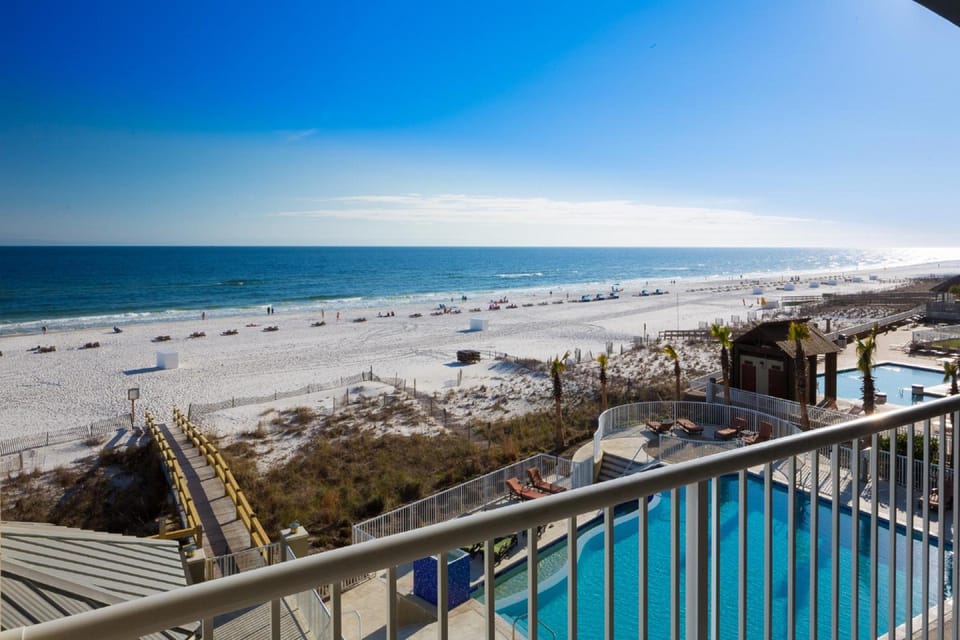 Escapes! To The Shores Orange Beach, A Ramada by Wyndham Hotel in Orange Beach