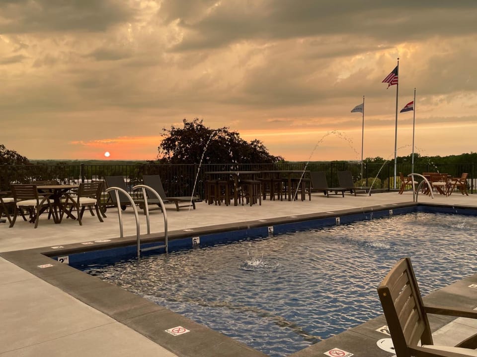 PINEMARK Inn | Suites | Events Hotel in Missouri