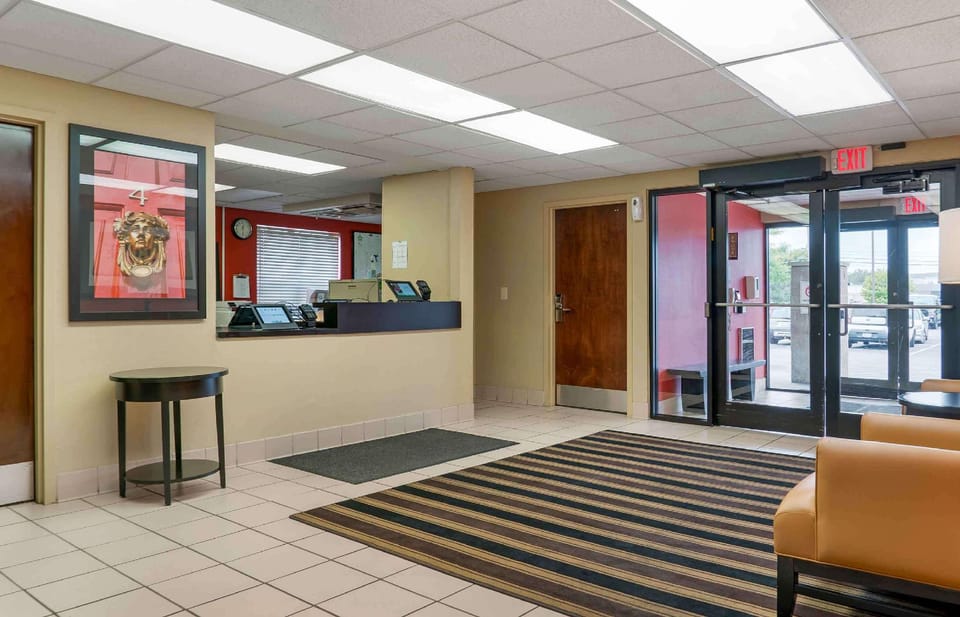 Extended Stay America Suites - Detroit - Madison Heights Hotel in Madison Heights