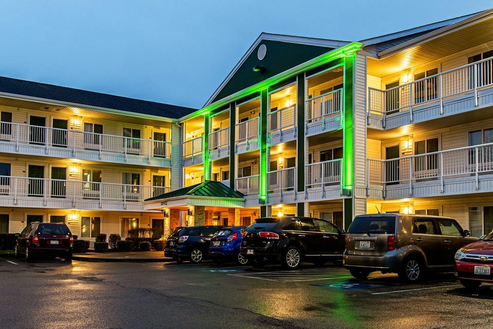 HomeTowne Studios Tacoma - Puyallup Hotel in Puyallup