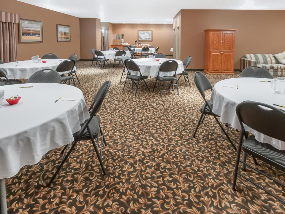 Super 8 By Wyndham Three Hills Ab Hotel in Alberta