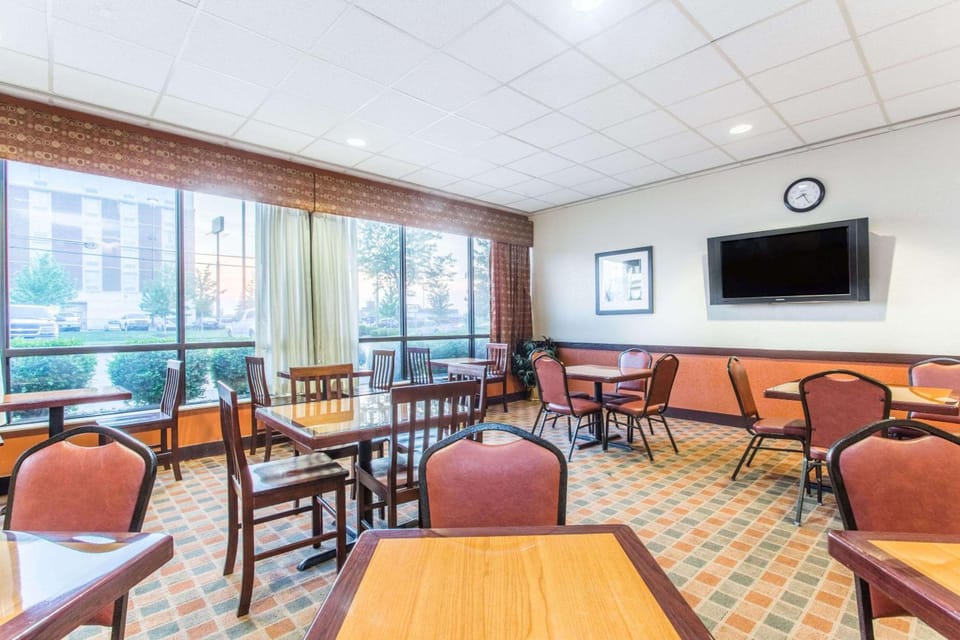 Baymont by Wyndham Cincinnati Hotel in Sharonville