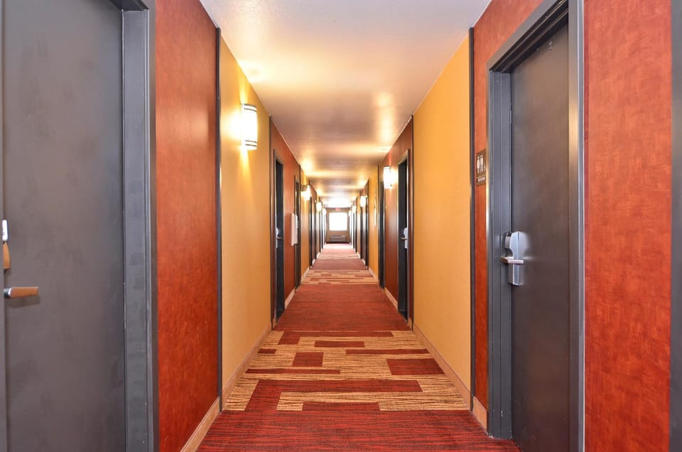 Clackamas Inn and Suites Hotel in Clackamas