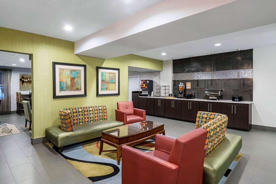La Quinta Inn & Suites by Wyndham Lebanon Hotel in Lebanon