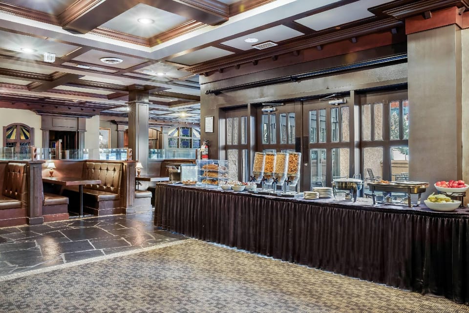 Days Inn & Suites by Wyndham West Edmonton Hotel in Edmonton