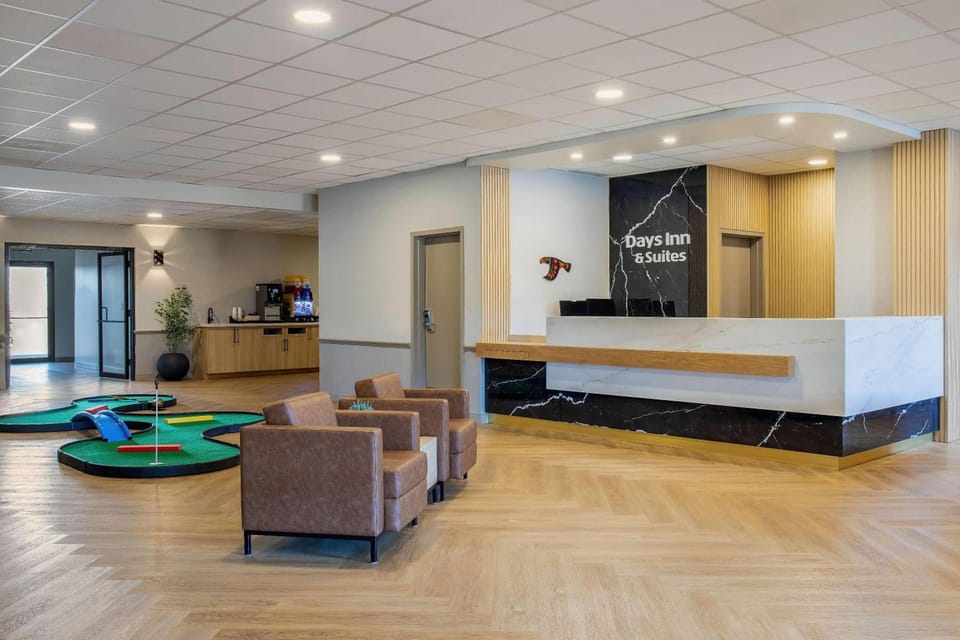 Days Inn & Suites by Wyndham West Edmonton Hotel in Edmonton