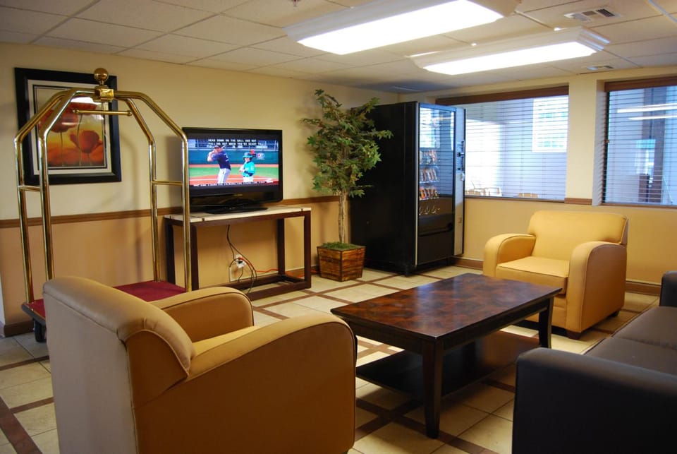 Super 8 By Wyndham Oklahoma City Hotel in Oklahoma City