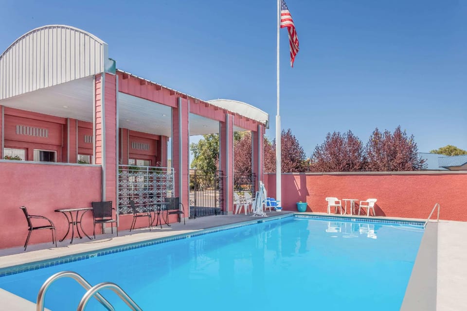 Days Inn by Wyndham Burns Hotel in Oregon