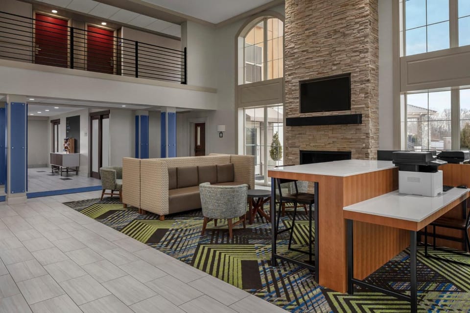 Holiday Inn Express & Suites Asheville SW - Outlet Ctr Area By IHG Hotel in Asheville