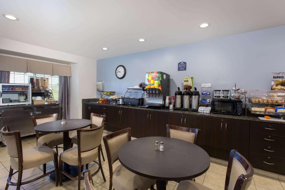 Microtel Inn & Suites by Wyndham Klamath Falls Hotel in Klamath Falls
