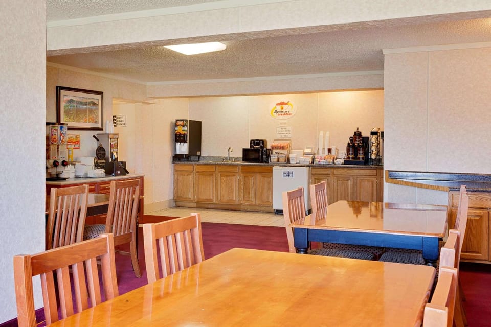Super 8 By Wyndham Eureka Hotel in Eureka
