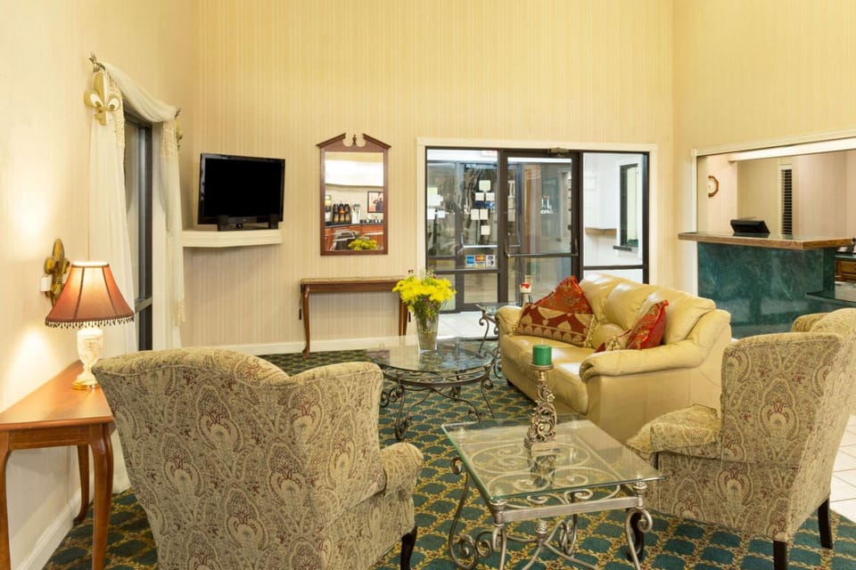 Super 8 By Wyndham Covington Hotel in Mississippi