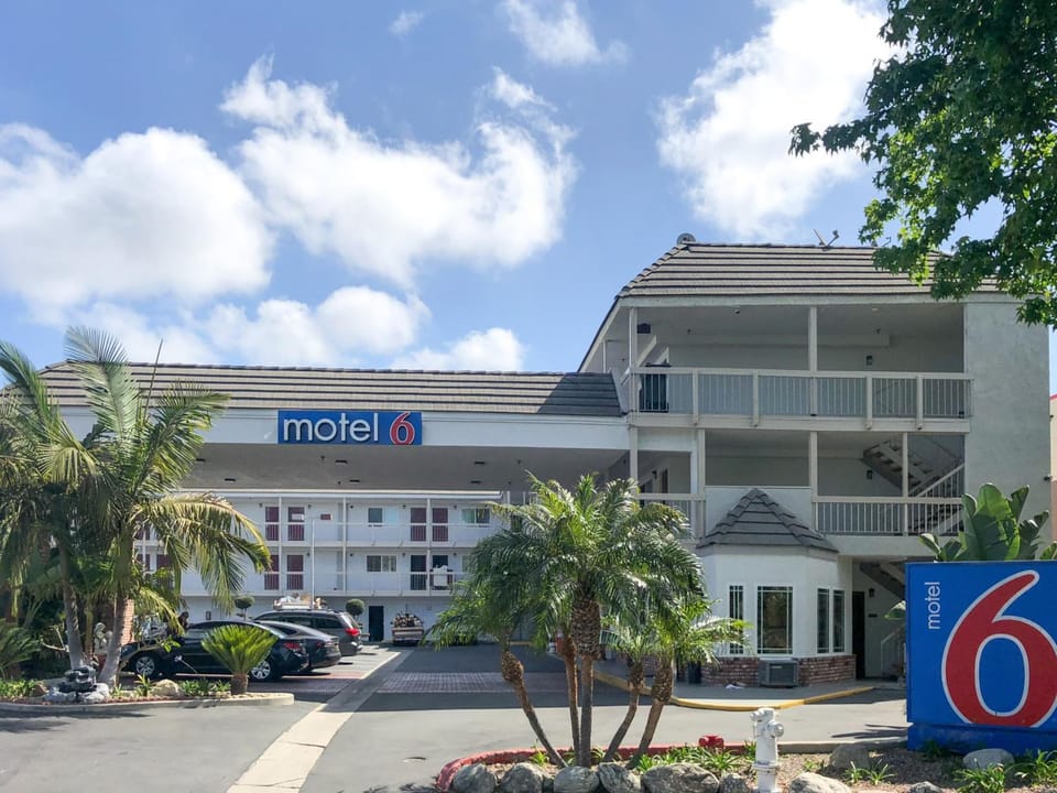 Motel 6 Fountain Valley, CA - Huntington Beach Area Hotel in Fountain Valley