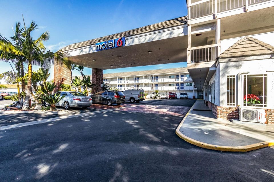 Motel 6 Fountain Valley, CA - Huntington Beach Area Hotel in Fountain Valley