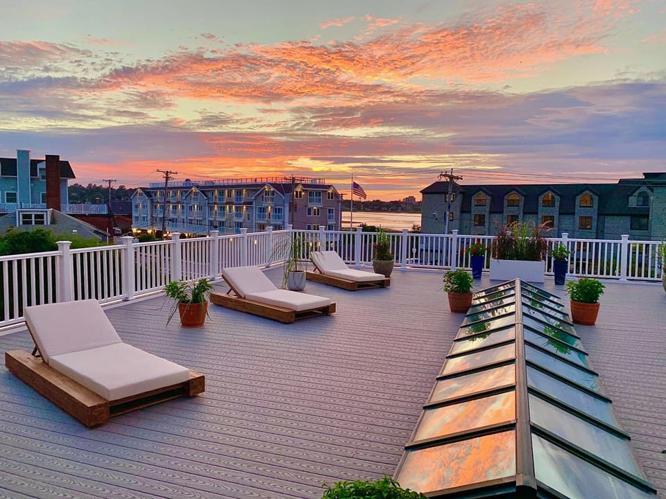 Atlantic Beach Hotel and Suites Hotel in Middletown