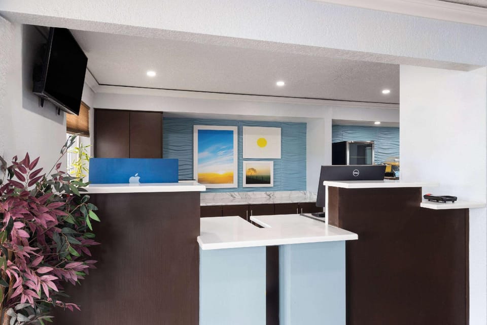 Days Inn by Wyndham Miami Hotel in Ozark Mountains