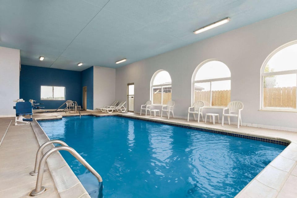 Days Inn by Wyndham Miami Hotel in Ozark Mountains