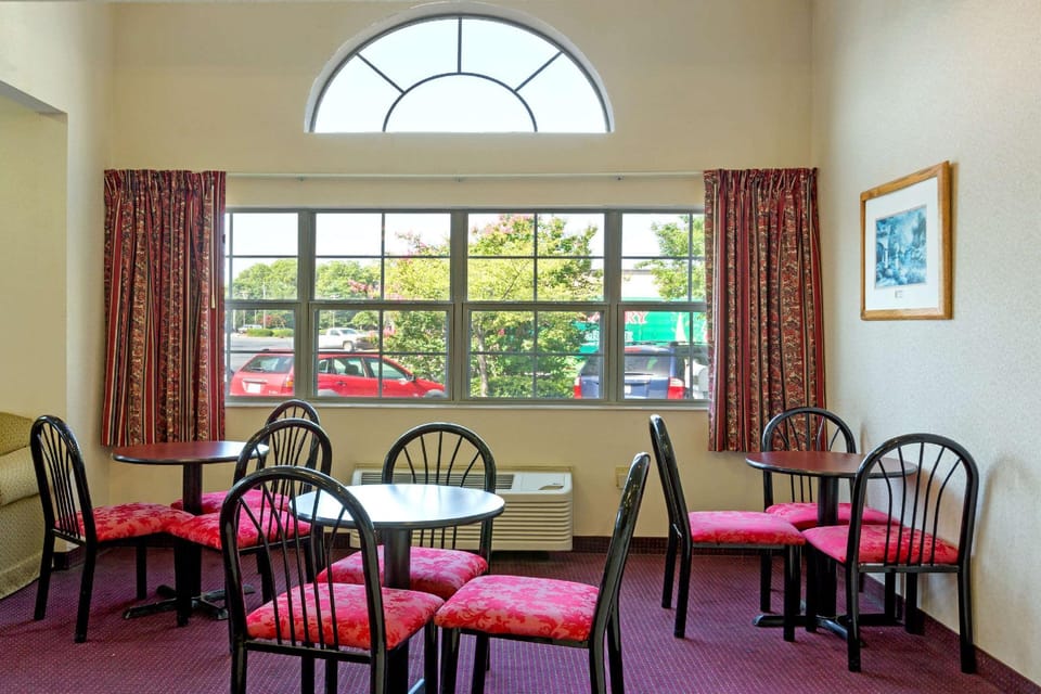 Microtel Inn & Suites by Wyndham Matthews/Charlotte Hotel in Matthews