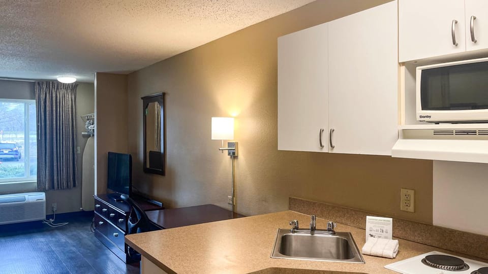 Studio 6 Chantilly, VA – Washington Dulles Airport Hotel in Chantilly
