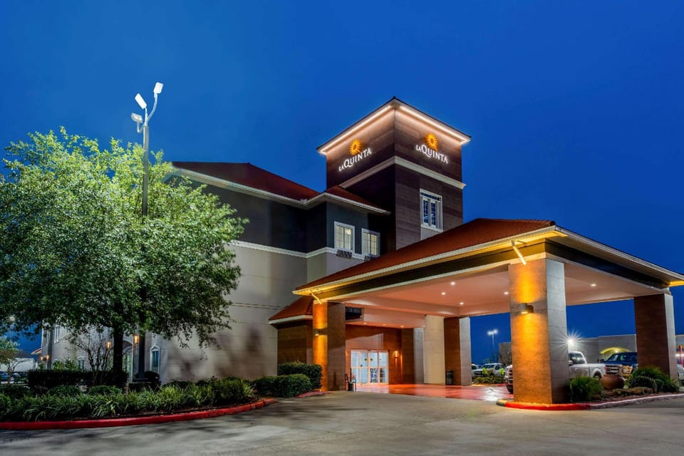 La Quinta Inn & Suites by Wyndham Orange Hotel in Texas