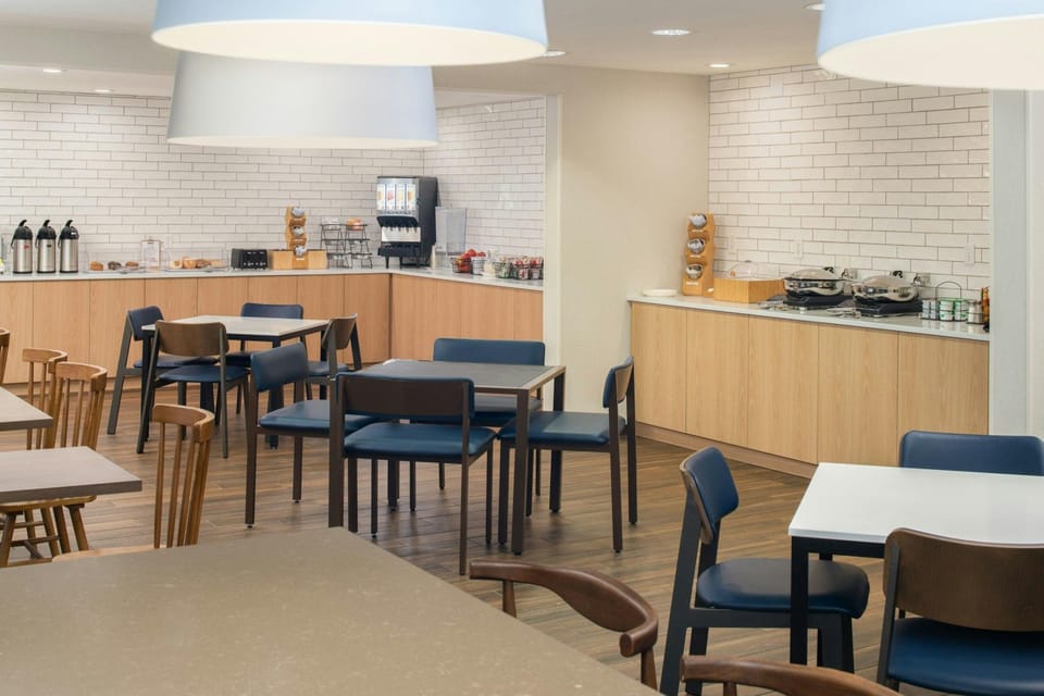 Fairfield by Marriott Inn & Suites Portland Airport Hotel in Parkrose